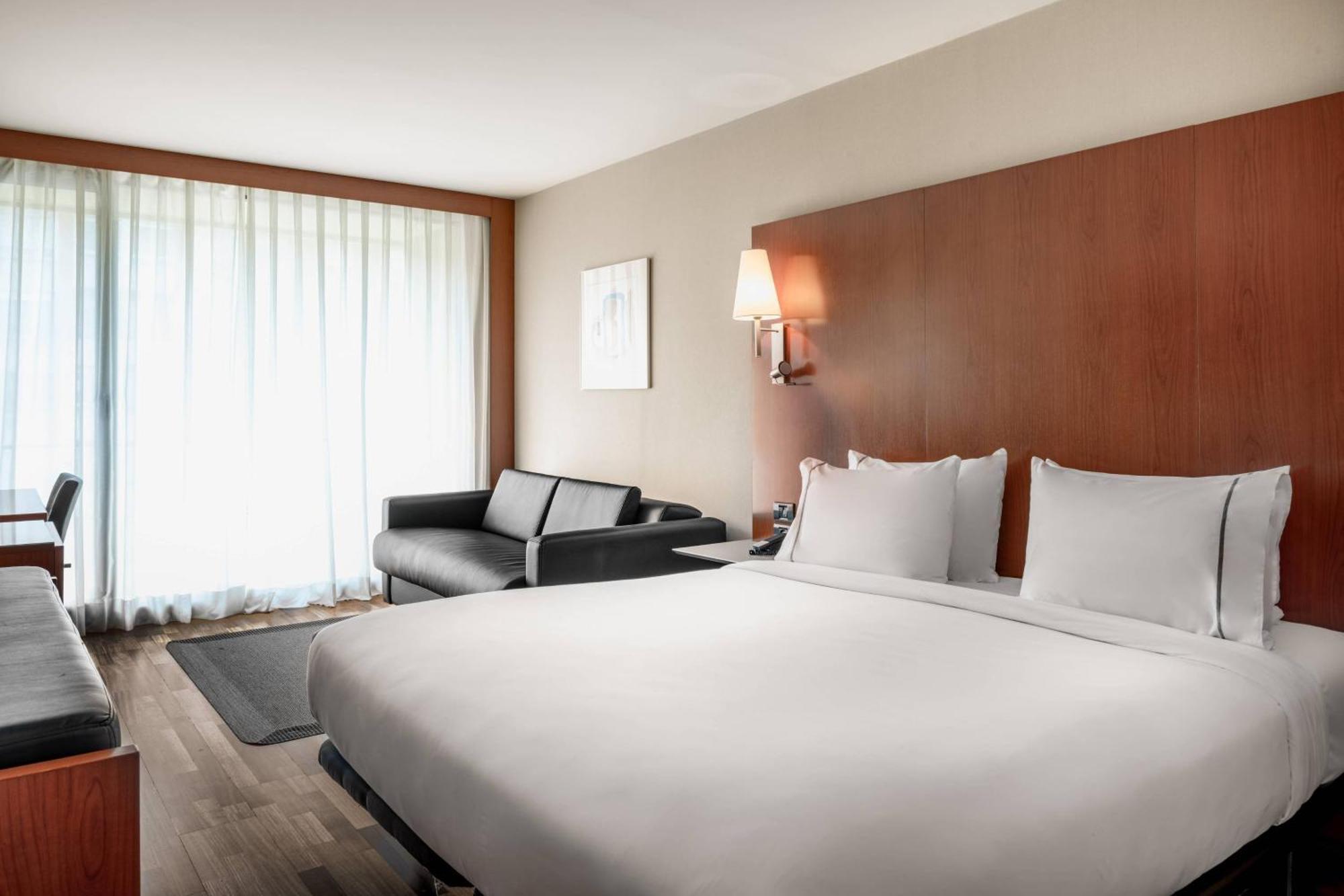 לוגרוניו Ac Hotel La Rioja By Marriott מראה חיצוני תמונה