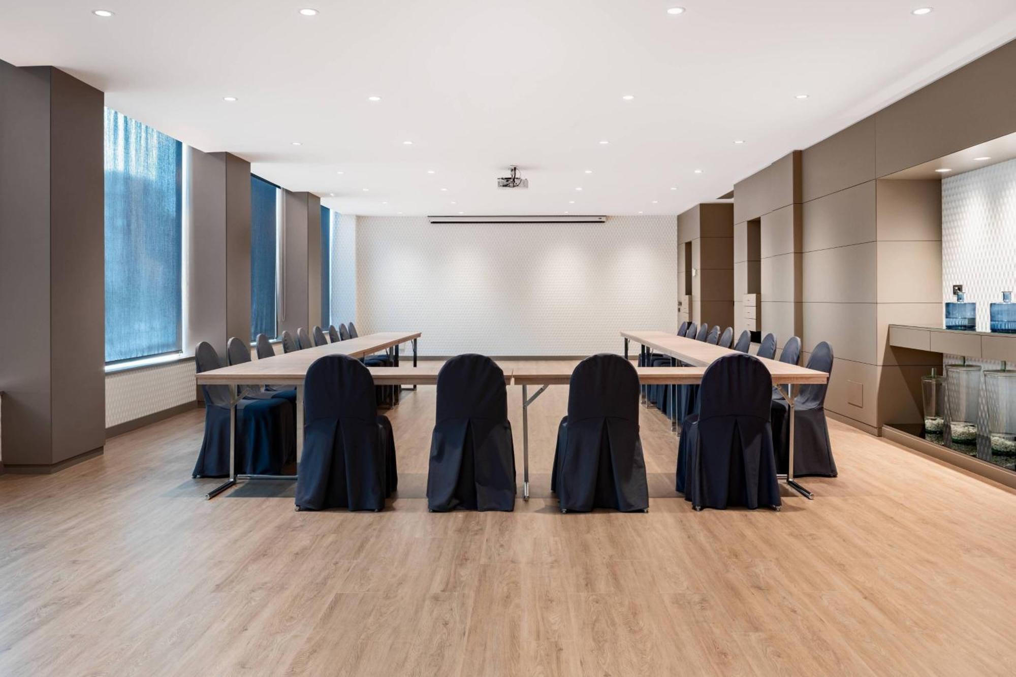 לוגרוניו Ac Hotel La Rioja By Marriott מראה חיצוני תמונה