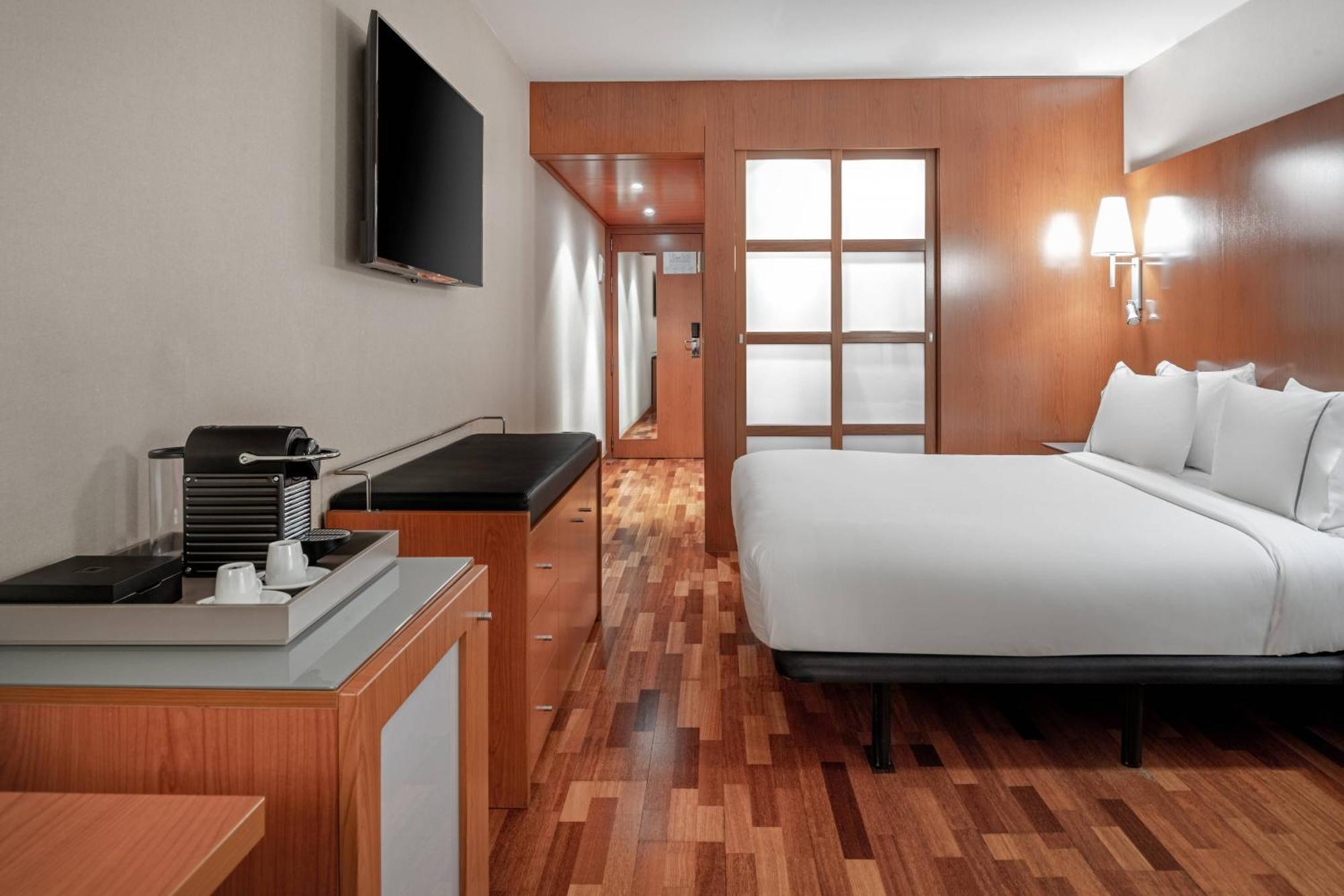 לוגרוניו Ac Hotel La Rioja By Marriott מראה חיצוני תמונה