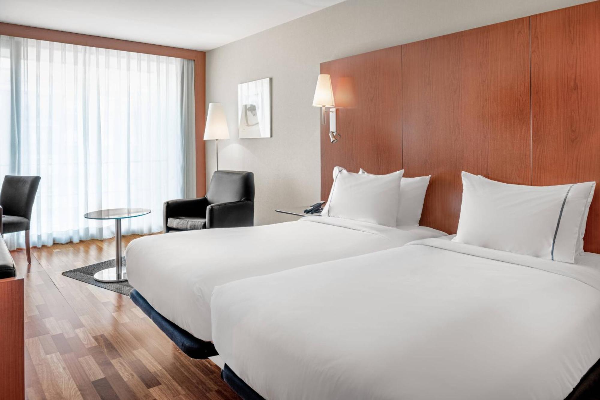 לוגרוניו Ac Hotel La Rioja By Marriott מראה חיצוני תמונה
