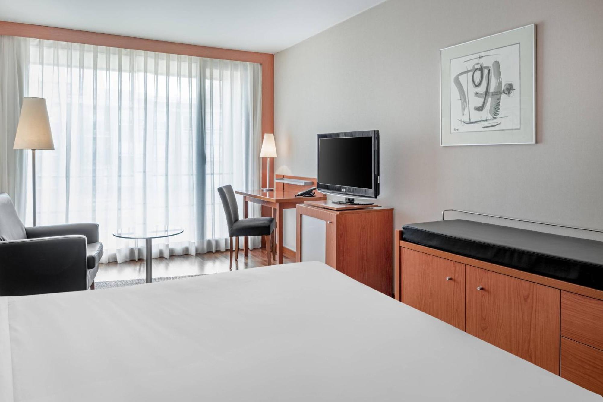 לוגרוניו Ac Hotel La Rioja By Marriott מראה חיצוני תמונה