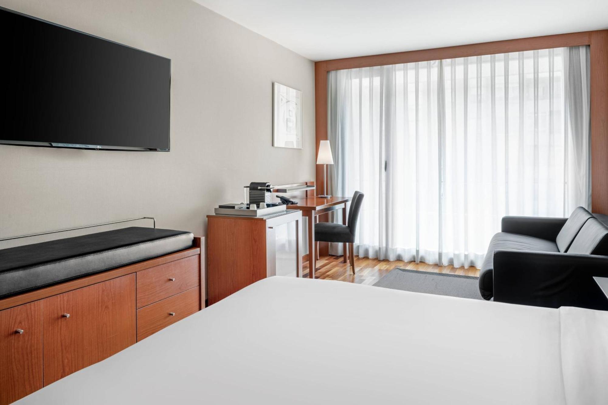 לוגרוניו Ac Hotel La Rioja By Marriott מראה חיצוני תמונה