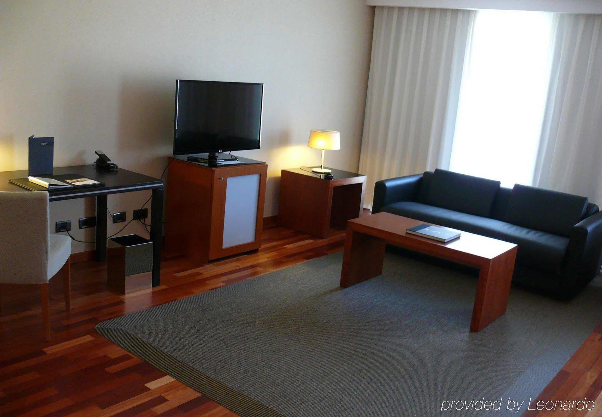לוגרוניו Ac Hotel La Rioja By Marriott מראה חיצוני תמונה