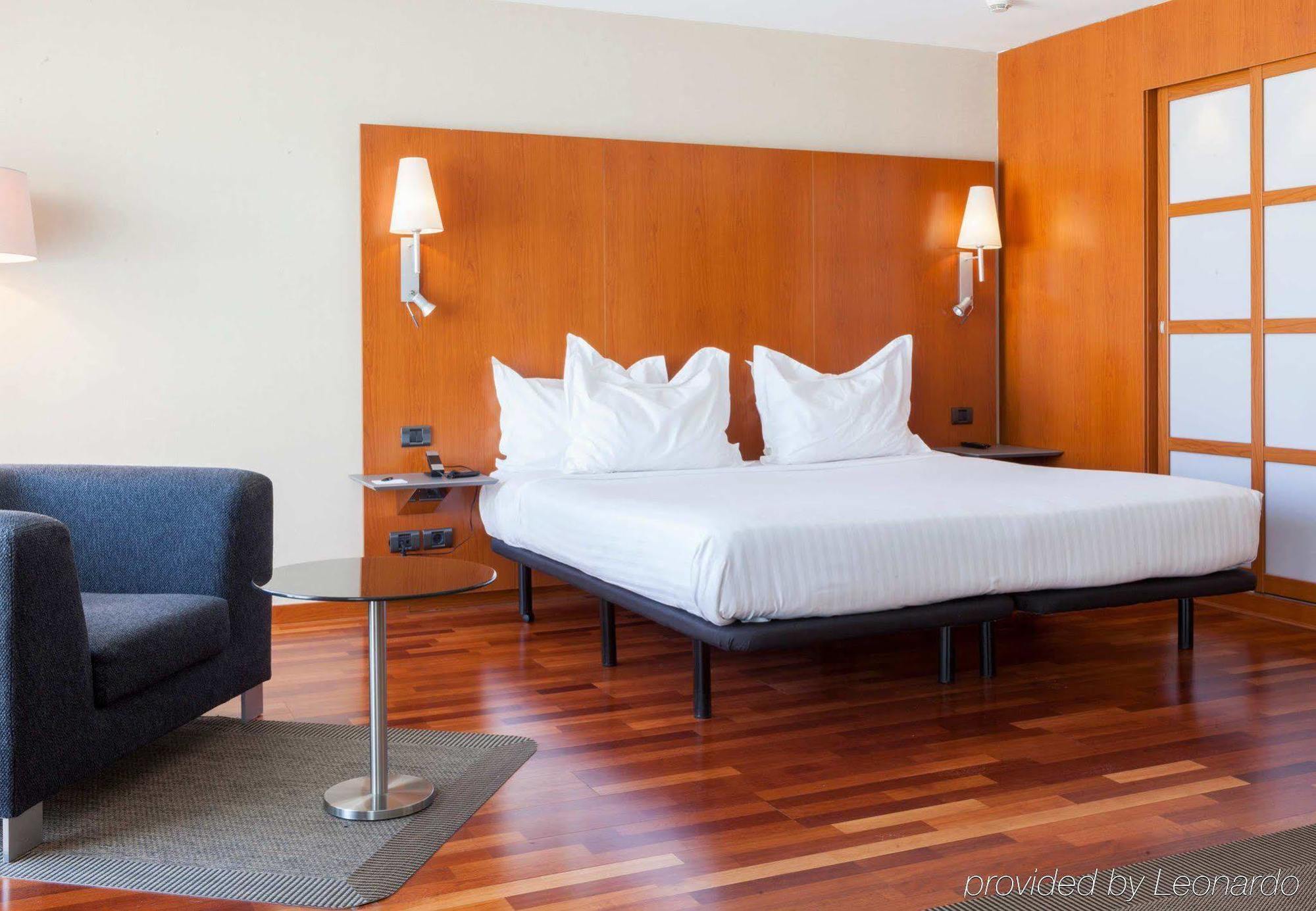 לוגרוניו Ac Hotel La Rioja By Marriott מראה חיצוני תמונה