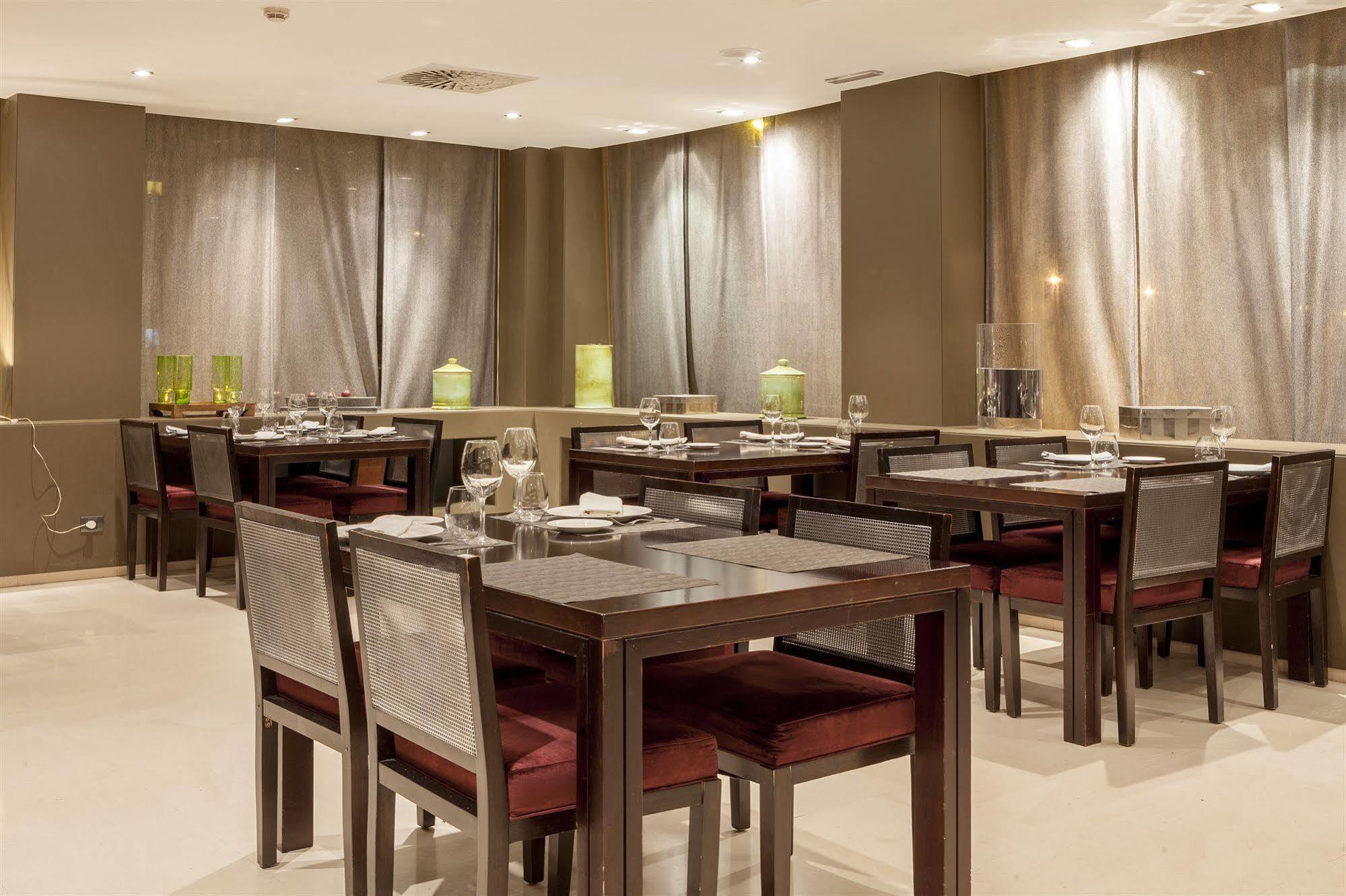 לוגרוניו Ac Hotel La Rioja By Marriott מראה חיצוני תמונה