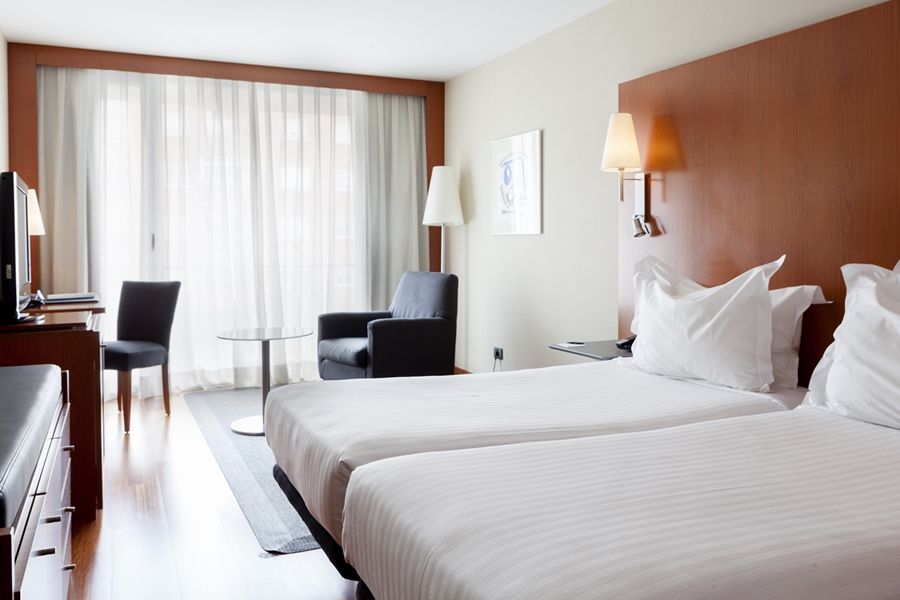לוגרוניו Ac Hotel La Rioja By Marriott מראה חיצוני תמונה