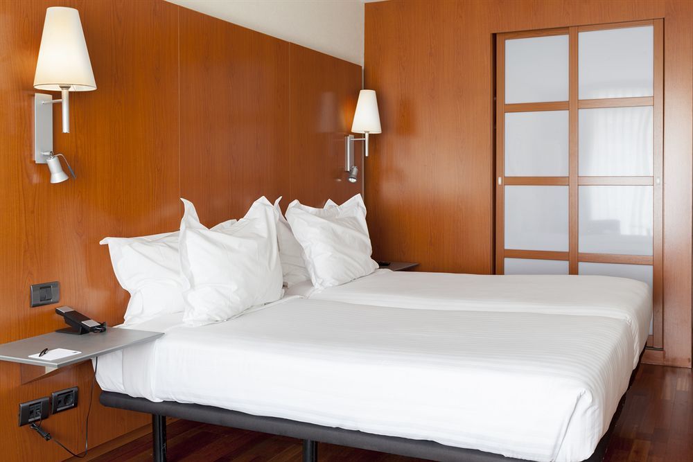 לוגרוניו Ac Hotel La Rioja By Marriott מראה חיצוני תמונה