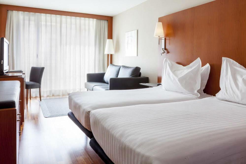 לוגרוניו Ac Hotel La Rioja By Marriott מראה חיצוני תמונה