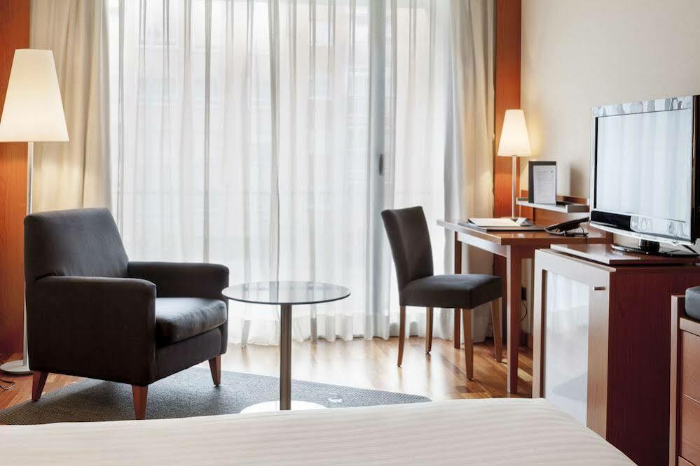 לוגרוניו Ac Hotel La Rioja By Marriott מראה חיצוני תמונה
